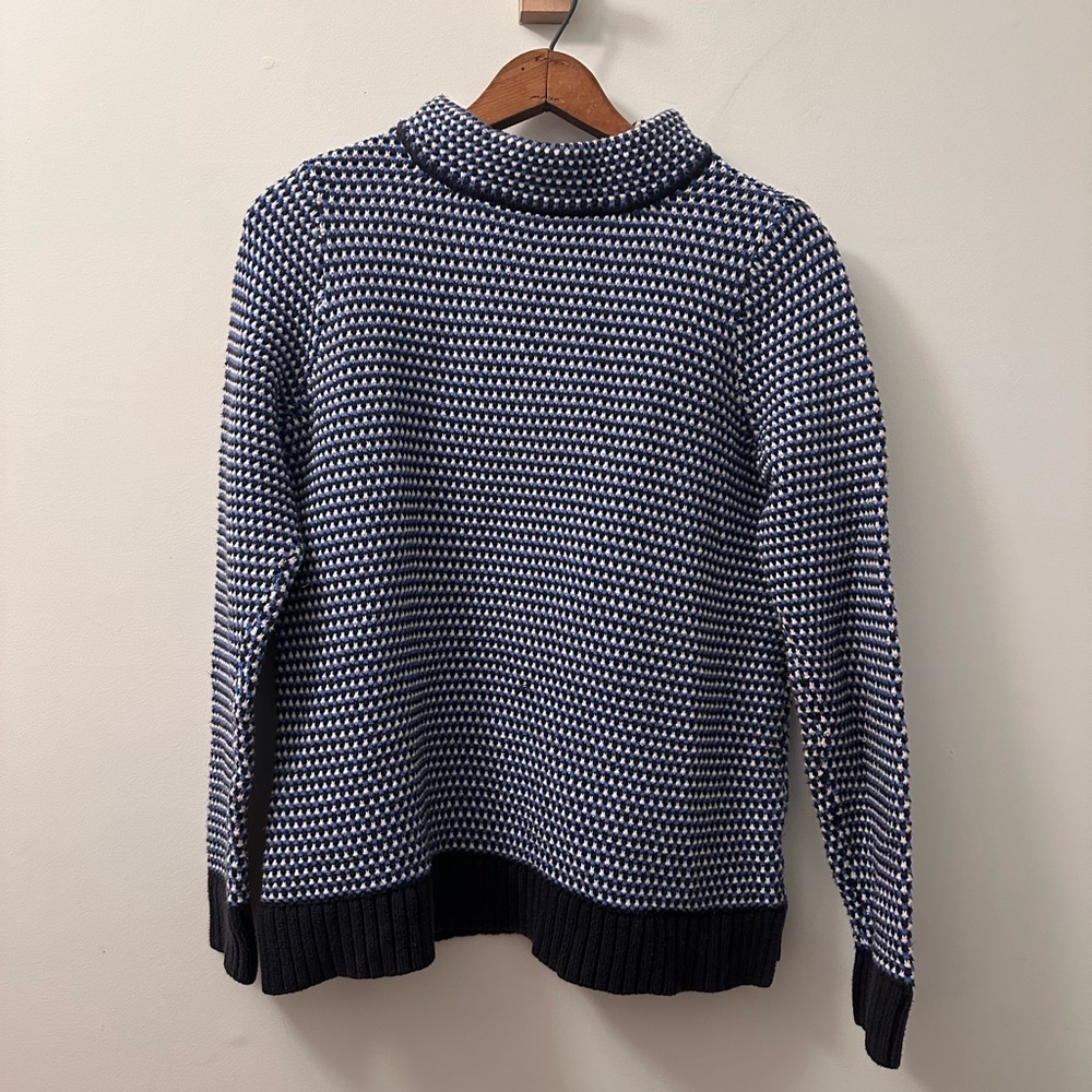 Liz Claiborne Blue and White Knit Sweater